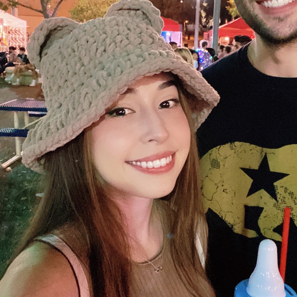 Meet your Posher, Alexis